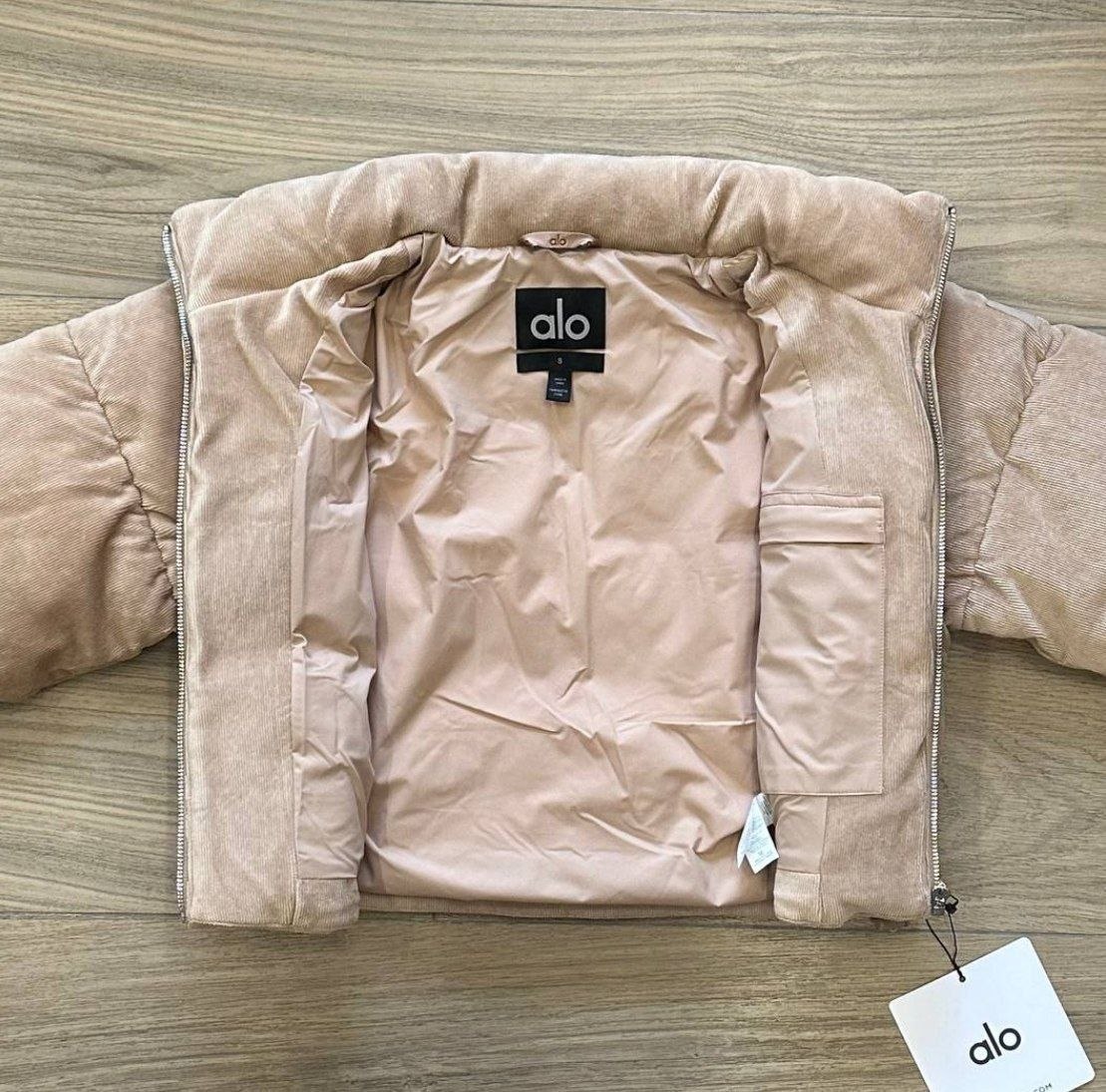 Куртка пуховик Alo Yoga Micro Corduroy Dreamy Puffer