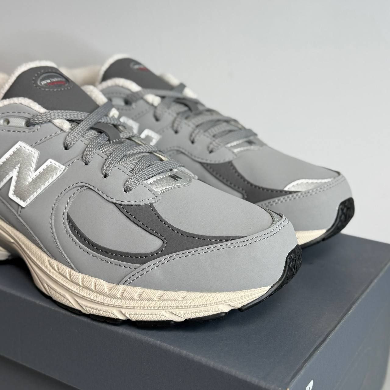 Женские / подростковые кроссовки New Balance 2002R 'Cool Grey'