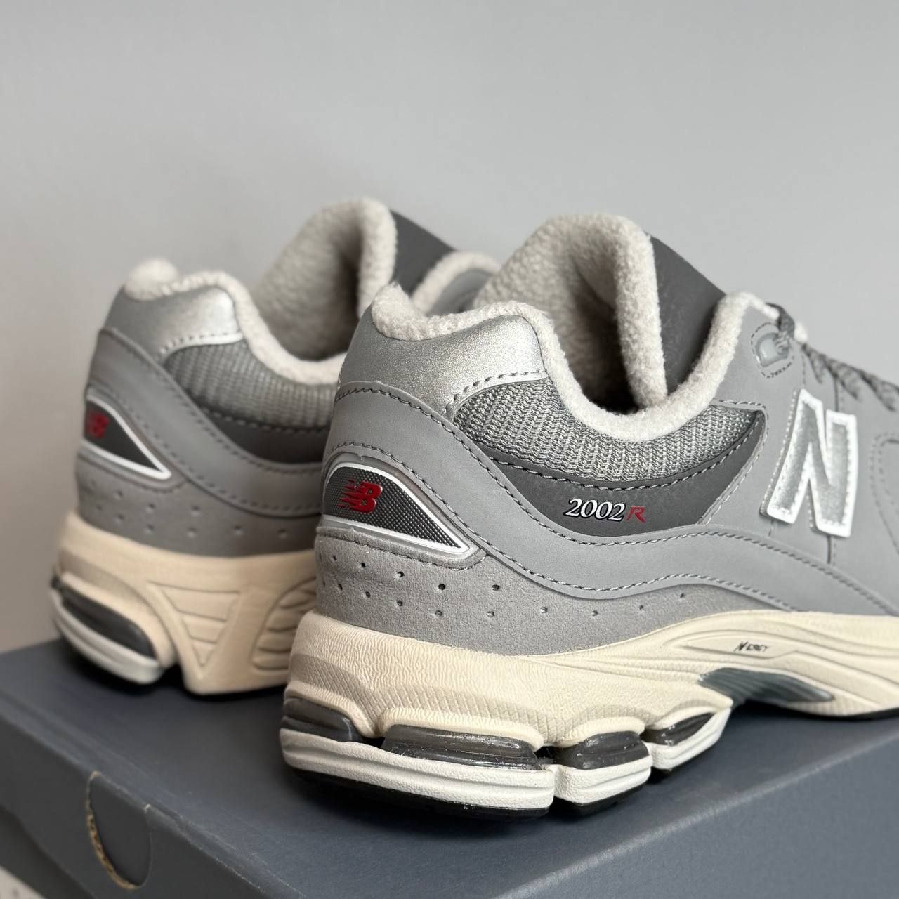 Женские / подростковые кроссовки New Balance 2002R 'Cool Grey'
