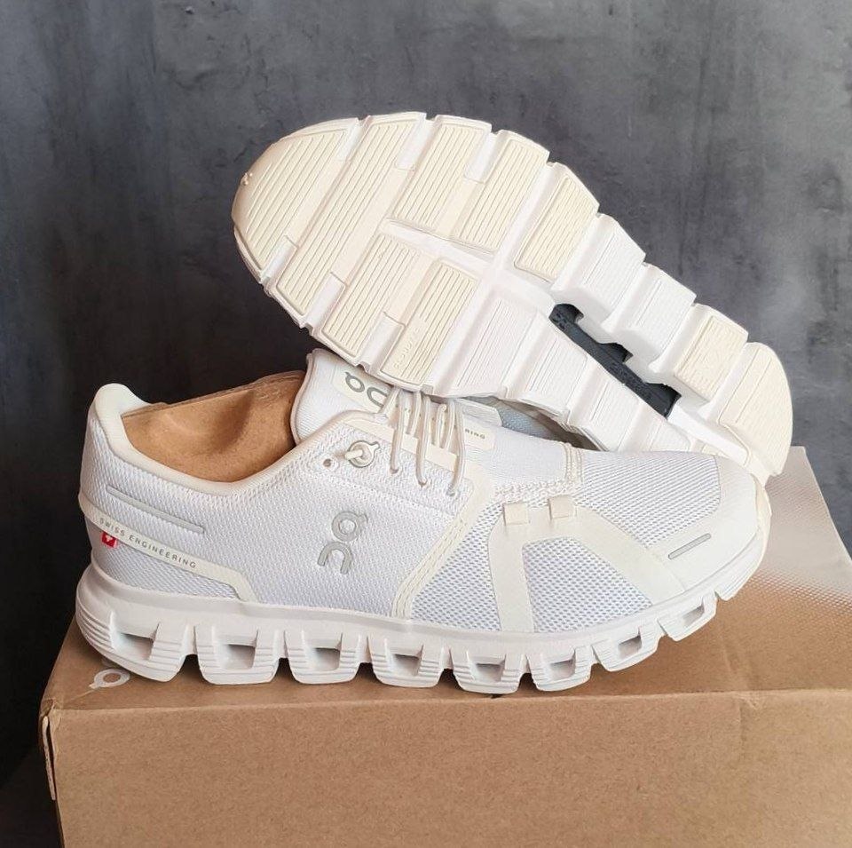 Женские кроссовки On Cloud 6 'White White'