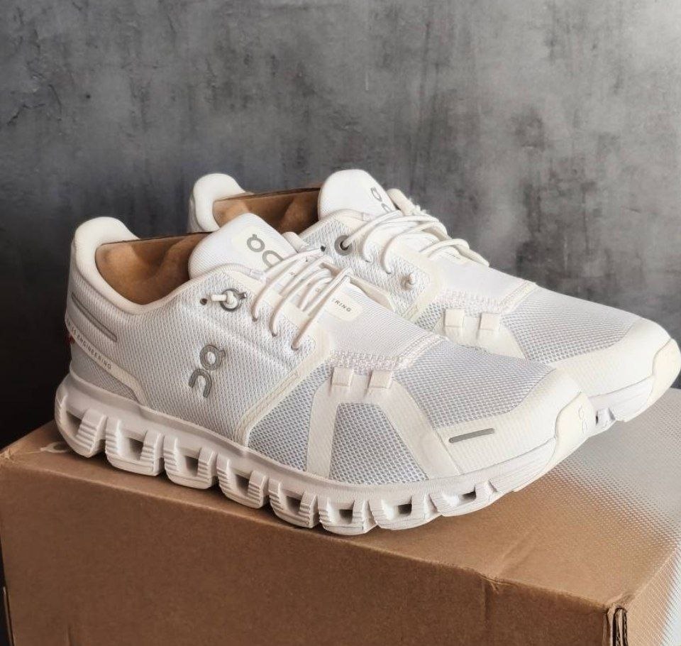 Женские кроссовки On Cloud 6 'White White'