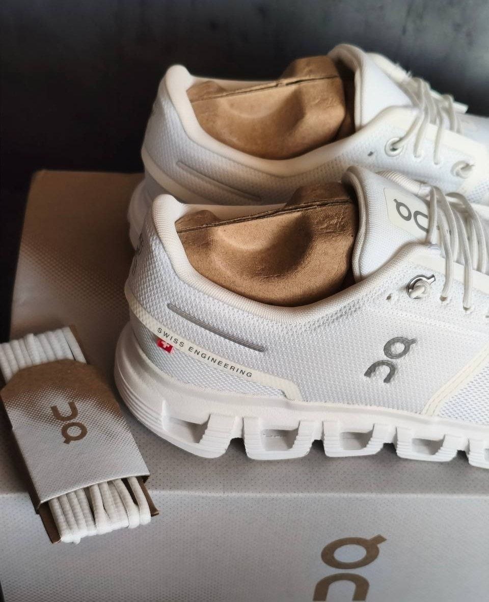 Женские кроссовки On Cloud 6 'White White'
