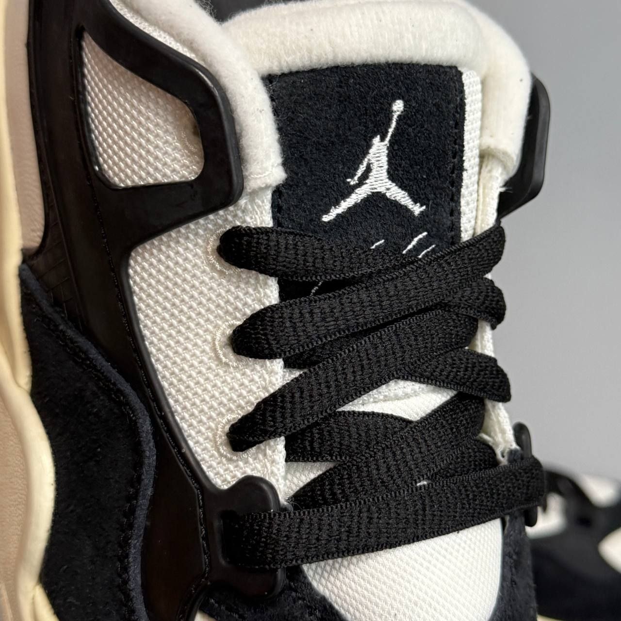 Женские кроссовки Air Jordan 4 RM 'Sail Black Coconut Milk'