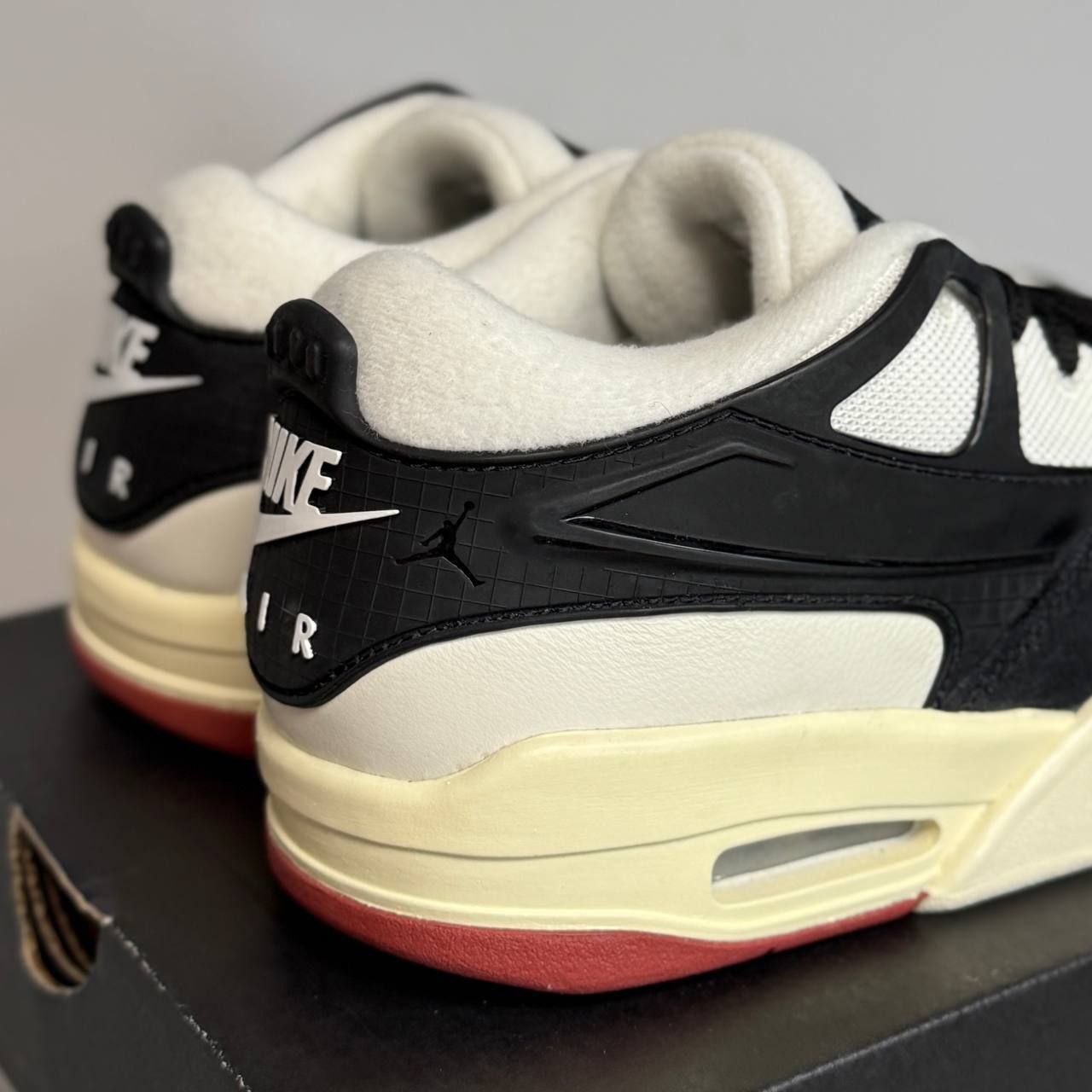 Женские кроссовки Air Jordan 4 RM 'Sail Black Coconut Milk'