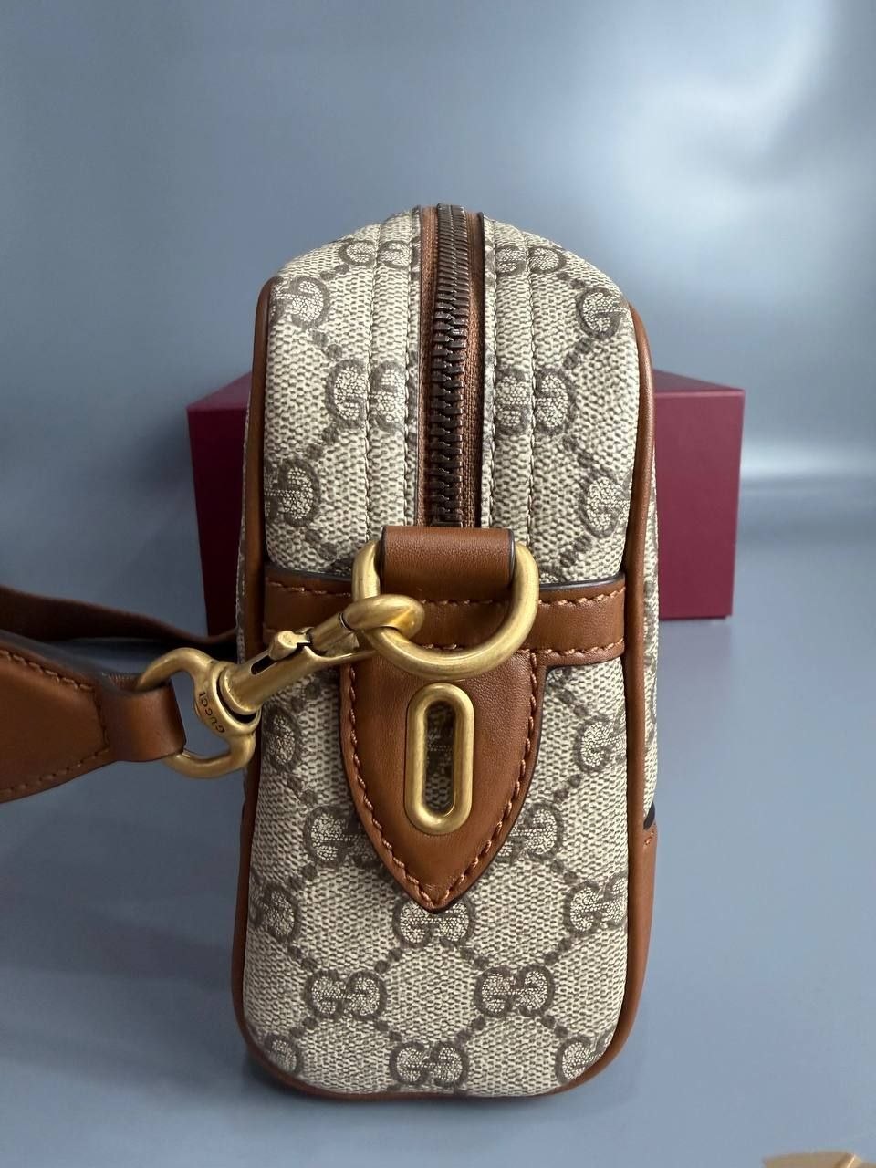 Сумка Gucci GG Emblem Small Crossbody Bag