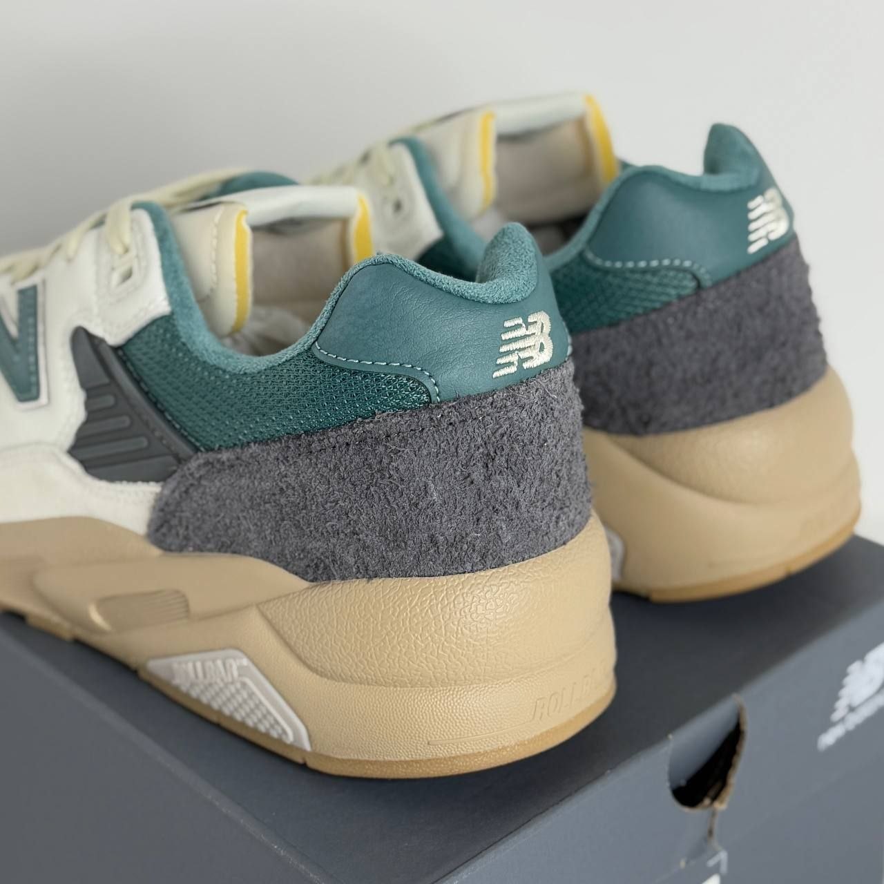 Кроссовки New Balance 580 'Ivory Green'