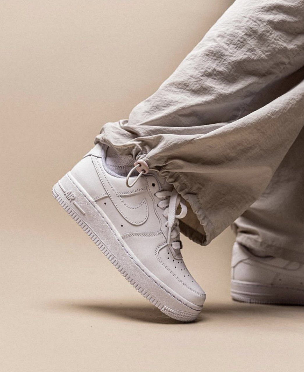 Женские кроссовки Nike Air Force 1 '07 'Triple White'