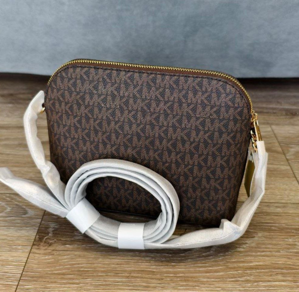 Женская сумка Michael Kors Jet Set Travel Medium Logo Dome Crossbody Bag