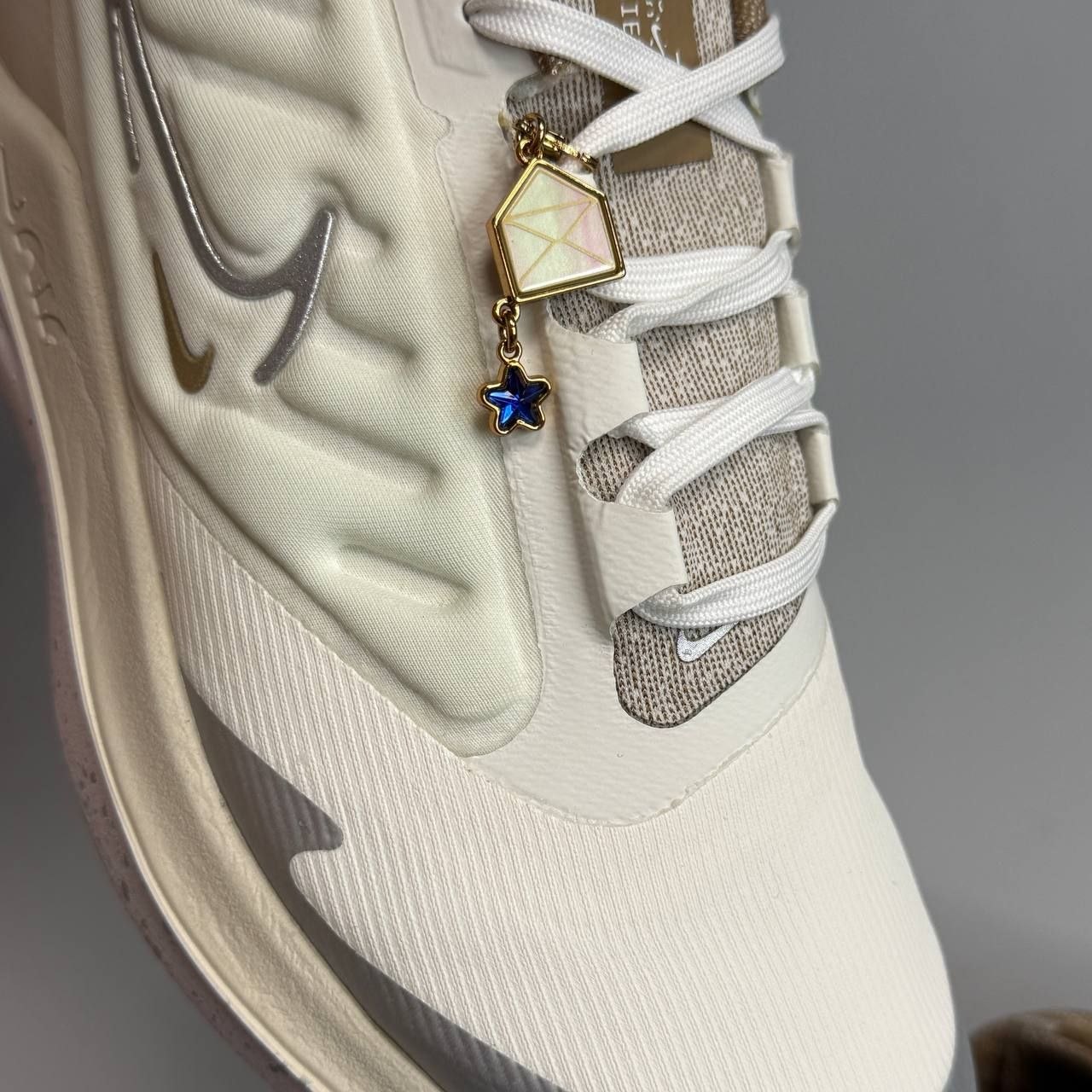 Женские кроссовки Nike Air Winflo 9 Shield 'Bling'