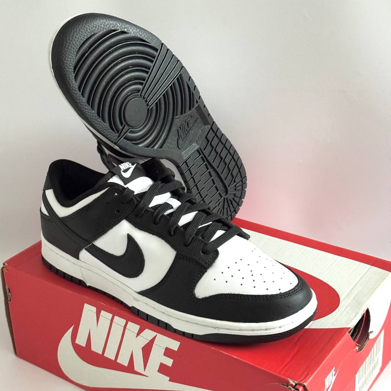 Кроссовки Nike Dunk Low Retro 'Panda'