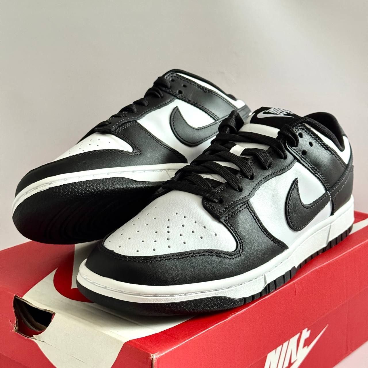 Кроссовки Nike Dunk Low Retro 'Panda'