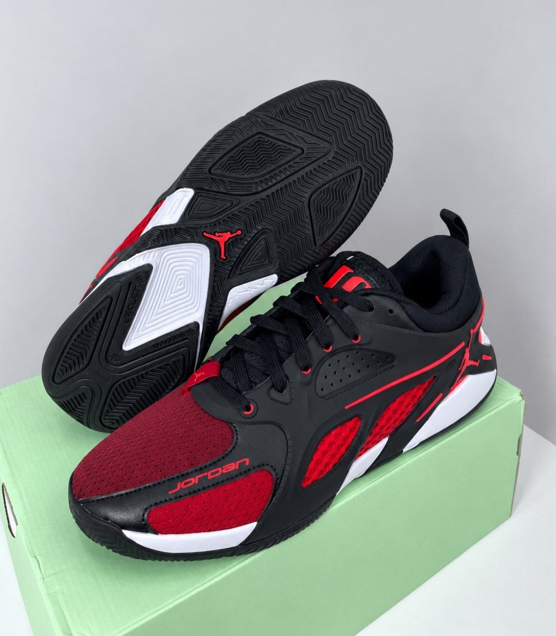 Кроссовки Air Jordan Heir 'Bred'