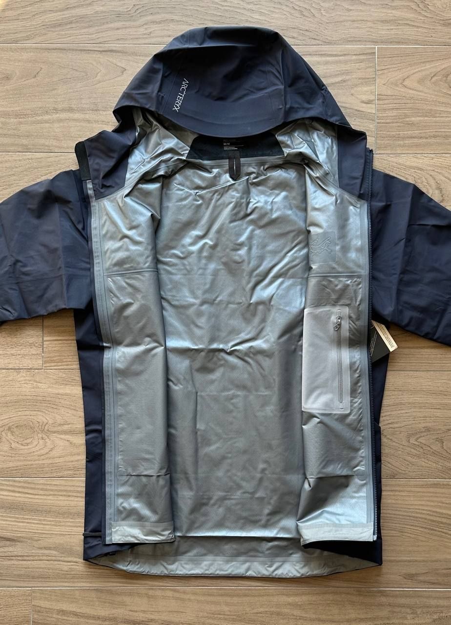 Куртка Arcteryx Beta Jacket 'Black Sapphire'